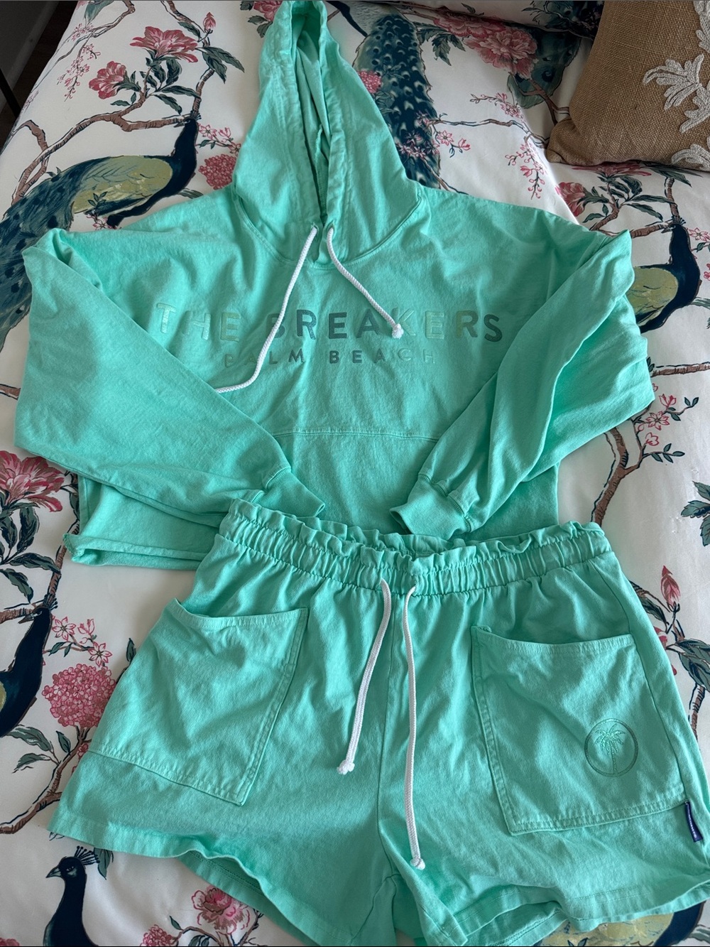 Women’s The Breakers Mint Green Hoodie & Short Lounge Set - M